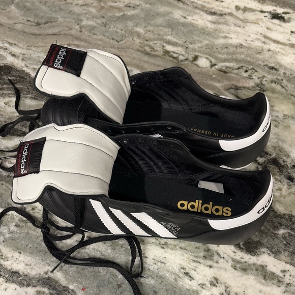 Adidas Copa Mundialsoccer size 9.5 usa Black and White Athletic Shoes